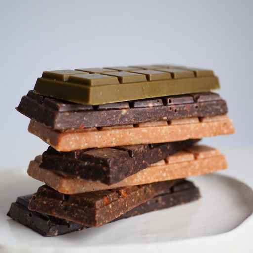 WHAT ARE RAW CHOCOLATES? THE LATEST SNACK TREND, HERE TO STAY