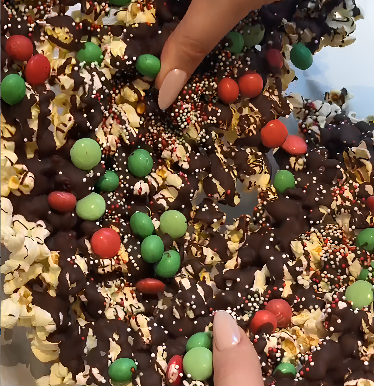CHOCOLATE POPCORN - THE PERFECT FESTIVE SNACK